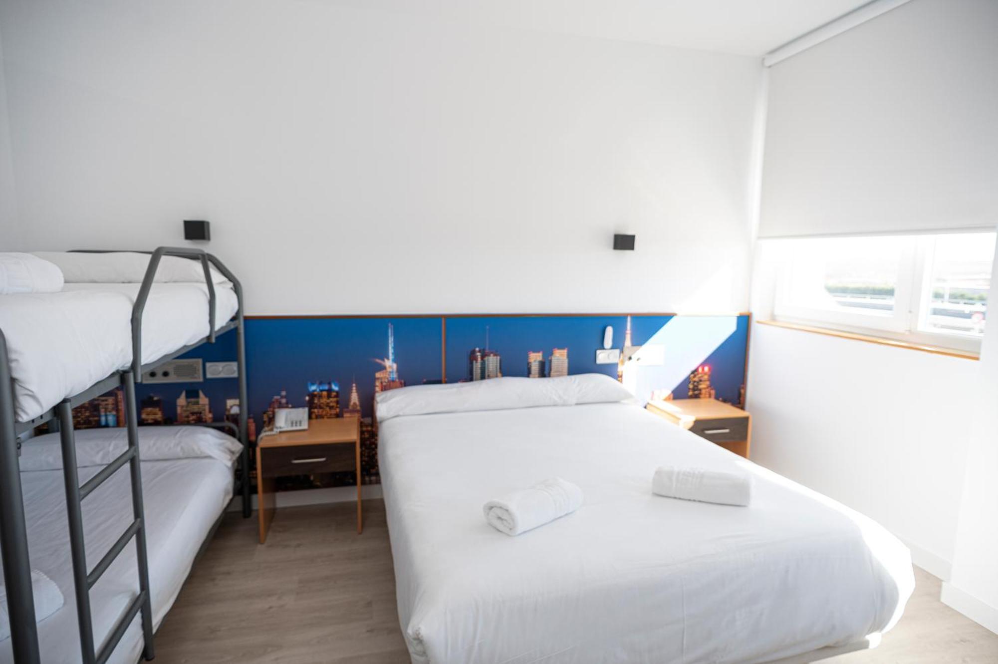 Restaurante Hotel Abadesa Villagonzalo Pedernales Εξωτερικό φωτογραφία